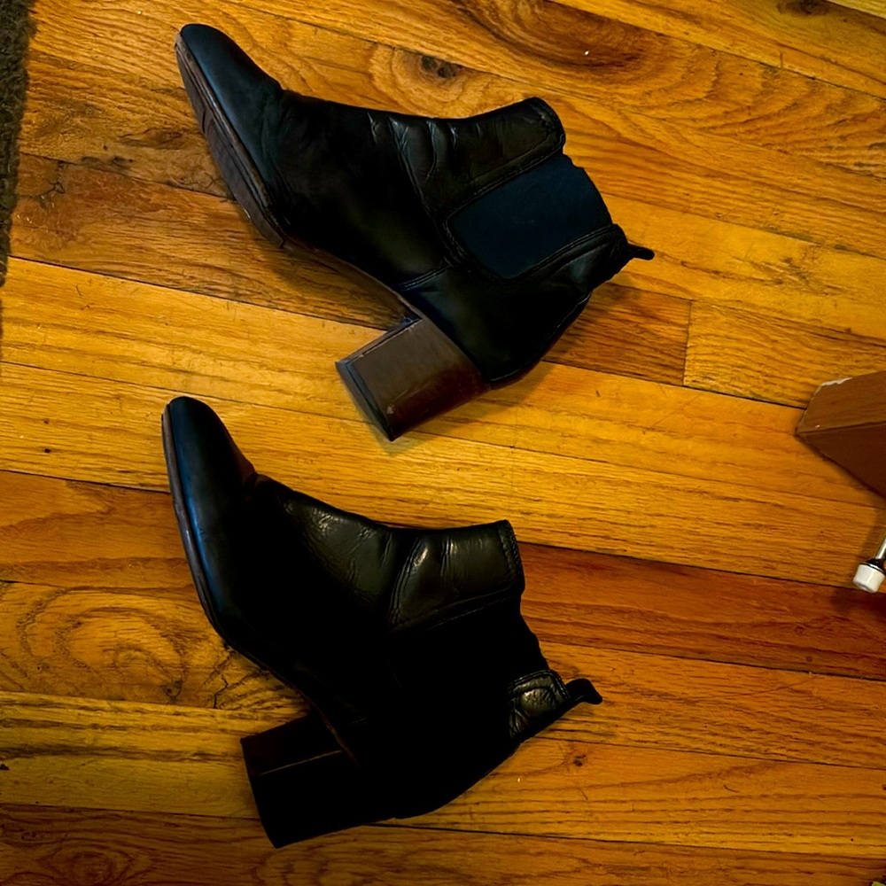 Frye Black Ankle Boots - So Cool! 8.5